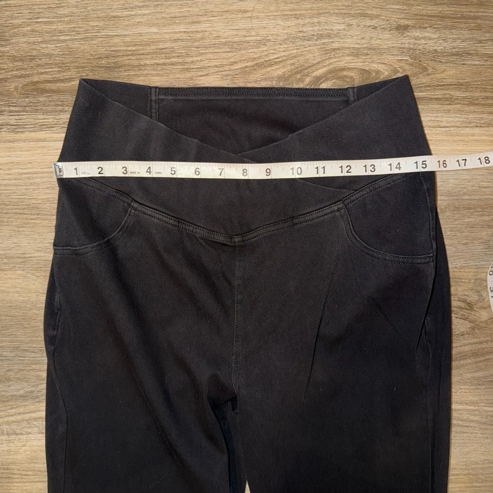 Halara Black Crossover High Waisted Flared Yoga Pants Tall Size L 02711051 - Picture 2 of 10